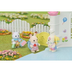 Sylvanian Families Nursery Friends Walk Along Duo